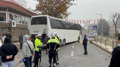 Edirne'de tur otobüsünün ters yöne girmesi pahalıya patladı