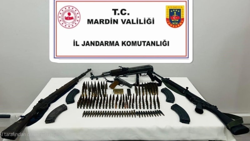 Mardin'de gerçekleştirilen operasyonda çok sayıda kaçak silah ve mühimmat ele geçirildi