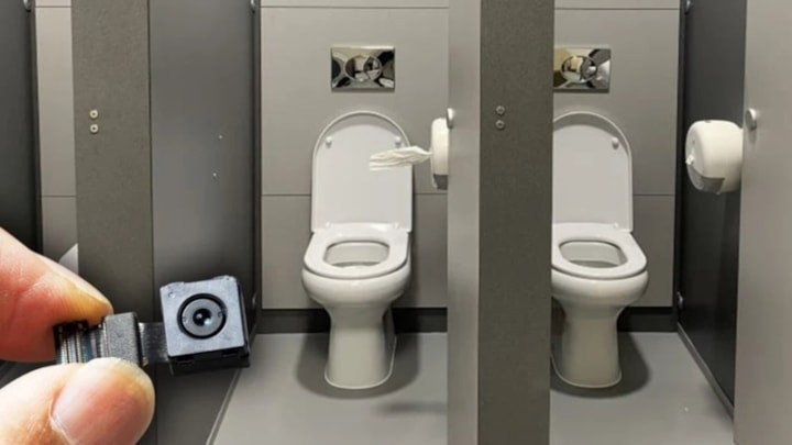 Adana'da okul tuvaletinde gizli kamera skandalı