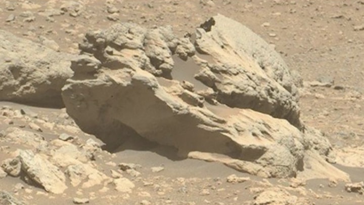 NASA, Mars'ta oraya ait olmayan bir kaya keşfetti