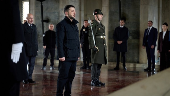 Ukrayna Devlet Başkanı Zelensky, Anıtkabir'i ziyaret etti