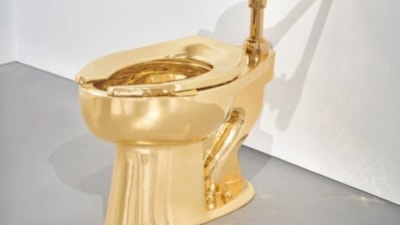 ABD'de 18 ayar altın tuvalet 12,1 milyon dolara alıcı buldu