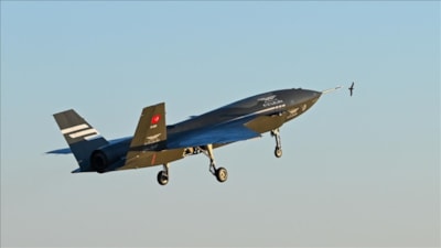 KIZILELMA’dan tarihi başarı: Simüle atışta F-16’ya tam isabet