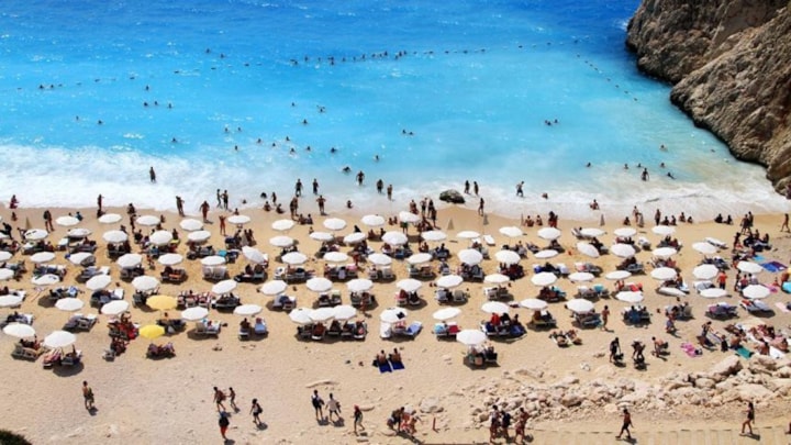 2025'in ilk 9 ayında turizm geliri 50 milyar doları aştı