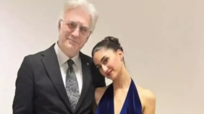 Tamer Karadağlı'nın gurur gecesinden kareler! Kızı piyano resitali sundu