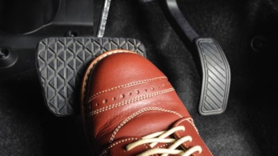 Sürücülerin %90’ı farkında değil: Fren pedalındaki bu özellik hayat kurtarıyor