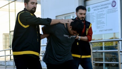 Adana'da husumetli olduğu komşusunu öldürdü: Adliyeye sevk edildi