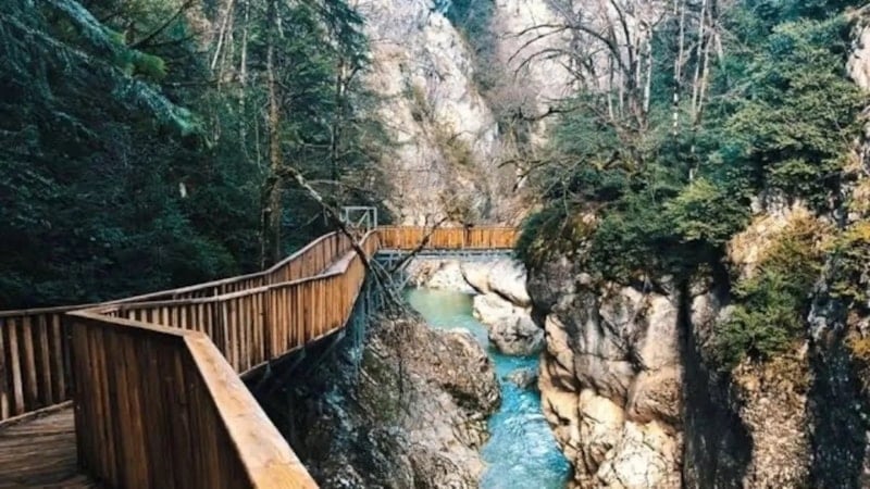 Turistler burada sıraya giriyor! Türkiye’nin büyüleyen cennet rotası