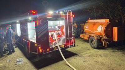 Balıkesir'de tavuk çiftliğinde yangın çıktı: Binlerce civciv telef oldu