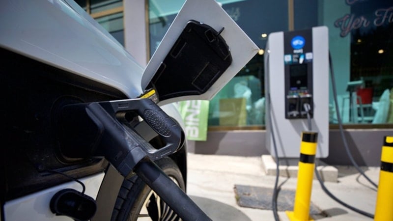 Türkiye'de şarj noktası sayısı 36 bin 984'e yükseldi