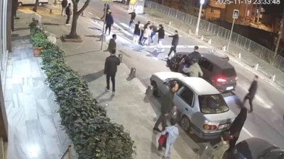 İstanbul'da işten çıkarılan genç kız sinir krizi geçirdi: Ortalık karıştı