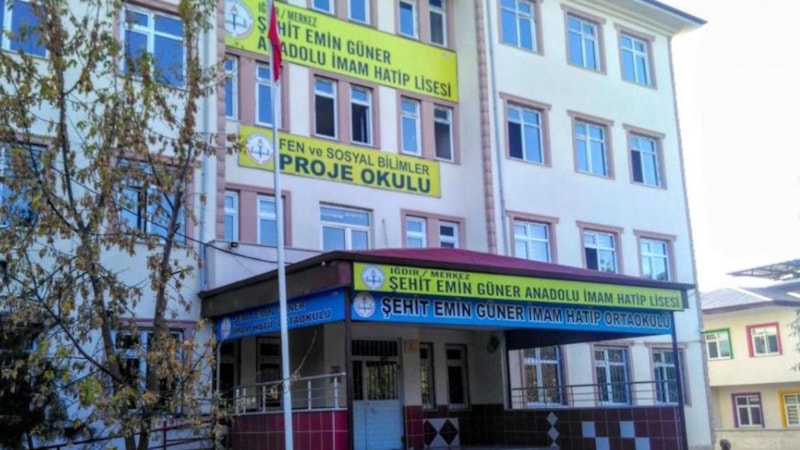 Iğdır'da liselilerin kavgası kanlı bitti: 2 yerinden bıçaklandı