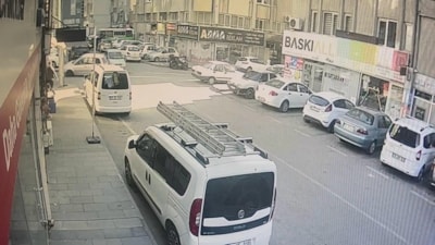 Kayseri'de kaza geliyorum dedi: Dur levhasına uymadı, araçla çarpıştı