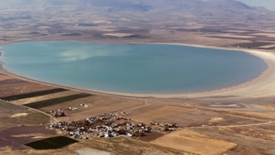 Bitlis'in kuş cenneti Arin Gölü, gün geçtikçe alan kaybediyor