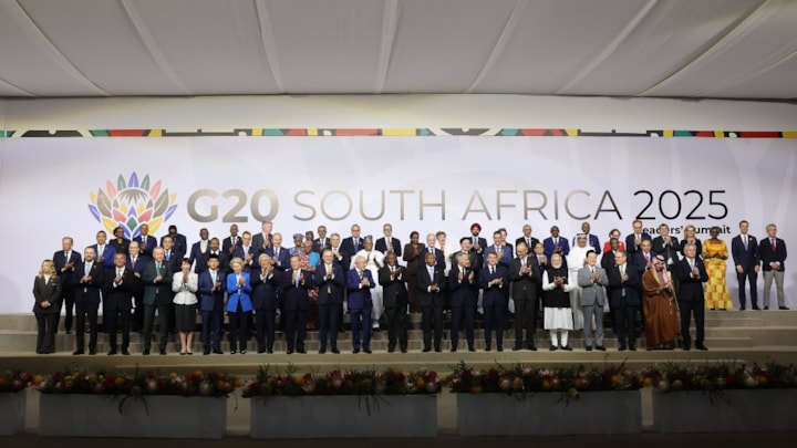 Cumhurbaşkanı Erdoğan G20 Zirvesi'nde aile fotoğrafına katıldı