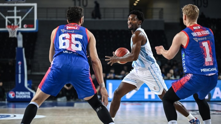 Türk Telekom, Büyükçekmece Basketbol'u mağlup etti
