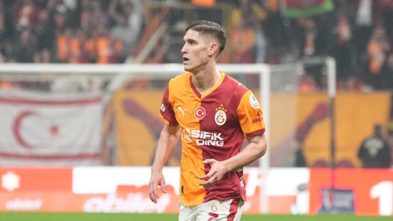 Fenerbahçe derbisinde yok! Galatasaray'da Roland Sallai kırmızı kart gördü