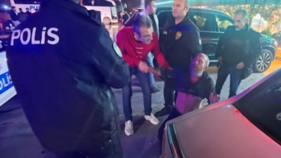 Aksaray'da taşkınlık yapan alkollü şahıslar polise zor anlar yaşattı