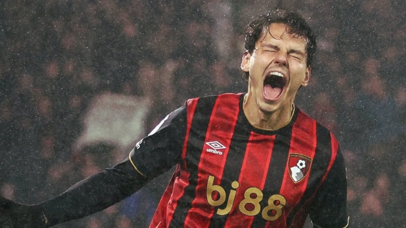 İngiliz basını Enes Ünal'ı övdü!