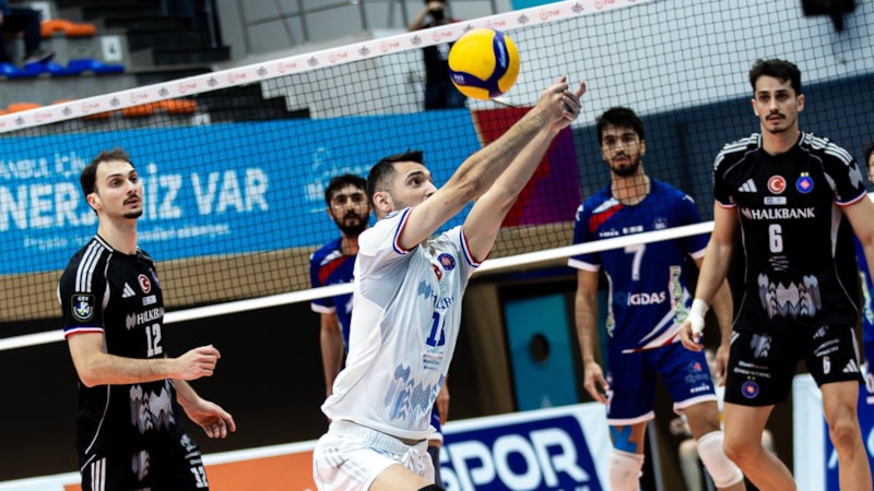 İstanbul Büyükşehir Belediyespor, Halkbank'ı mağlup etti