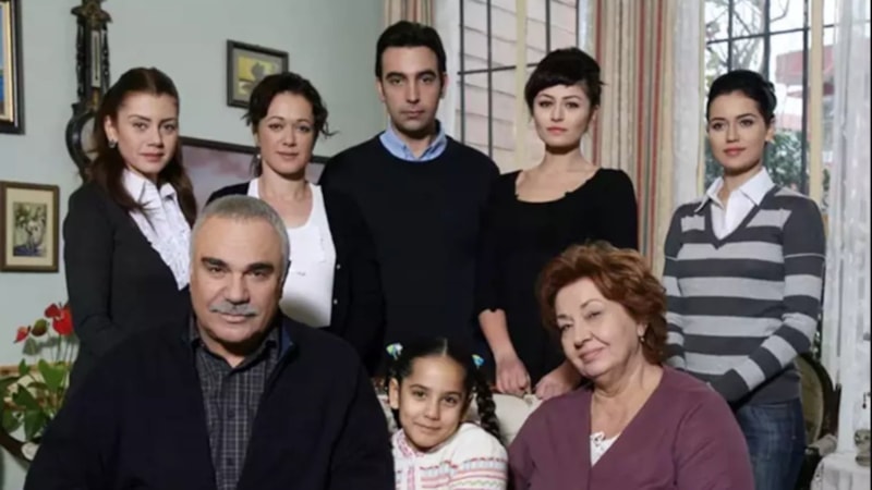 Yaprak Dökümü'nün 'Ayşe'si Şebnem Ceceli büyüdü! Güzelliğine yorum yağdı