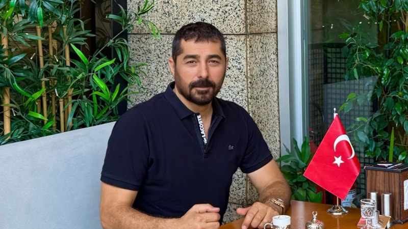 Göndermeler bitmiyor! İbrahim Tatlıses'in oğlu Ahmet Tatlıses'ten dikkat çeken gönderme