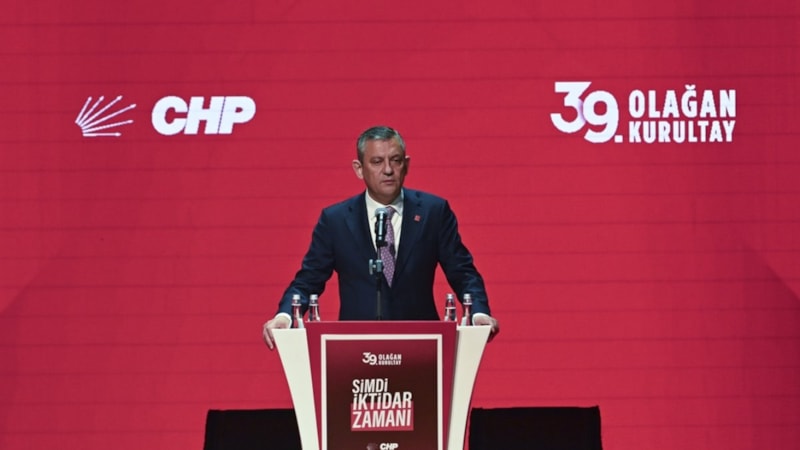 Devlet Bahçeli'den Özgür Özel'e tebrik telefonu