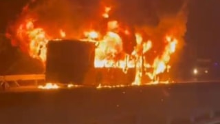 İstanbul Arnavutköy'de İETT otobüsü küle döndü