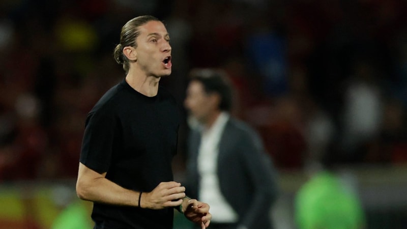 Filipe Luis, teknik direktörlük kariyerinde 6. kupasını aldı