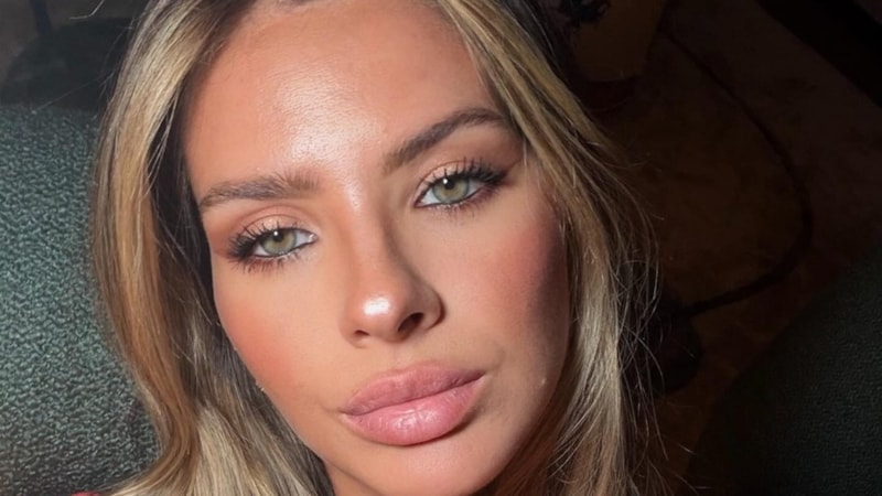 Sevgilisi China Suarez, Icardi'yi öpmeye doymadı