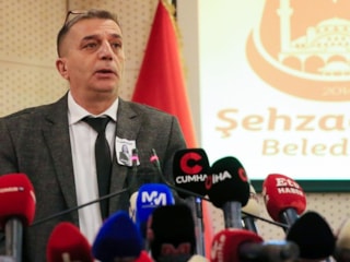 Şehzadeler Belediyesi’nde yeni dönem: Başkanlık görevine Hakan Şimşek seçildi