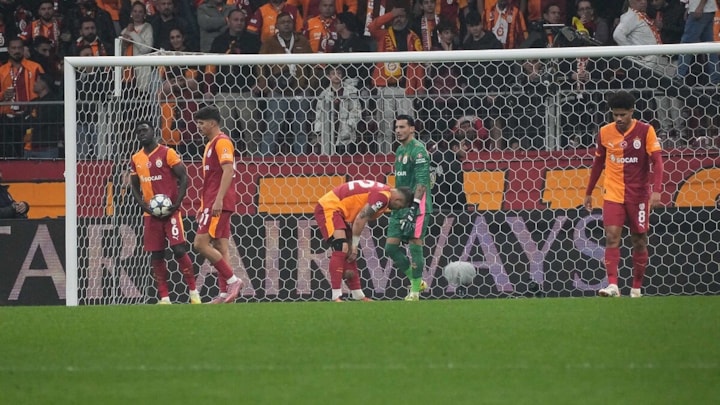 UEFA'dan Galatasaray'a para cezası!