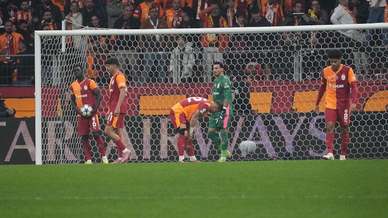 UEFA'dan Galatasaray'a para cezası!