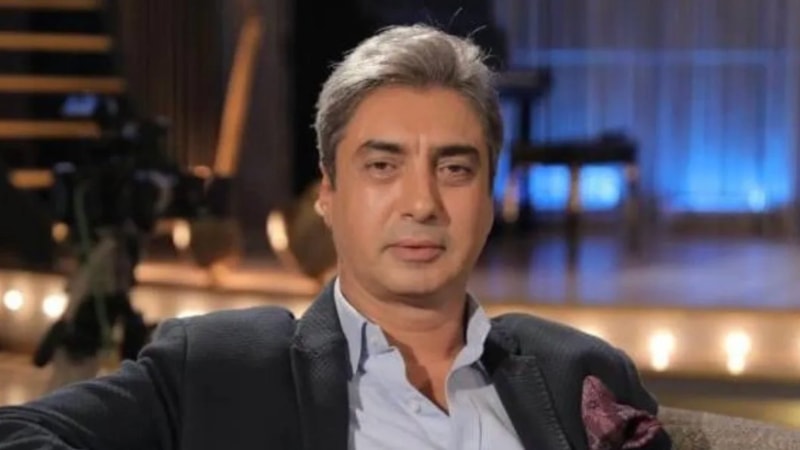 Necati Şaşmaz, 54'üncü yaşını çocuklarıyla beraber kutladı