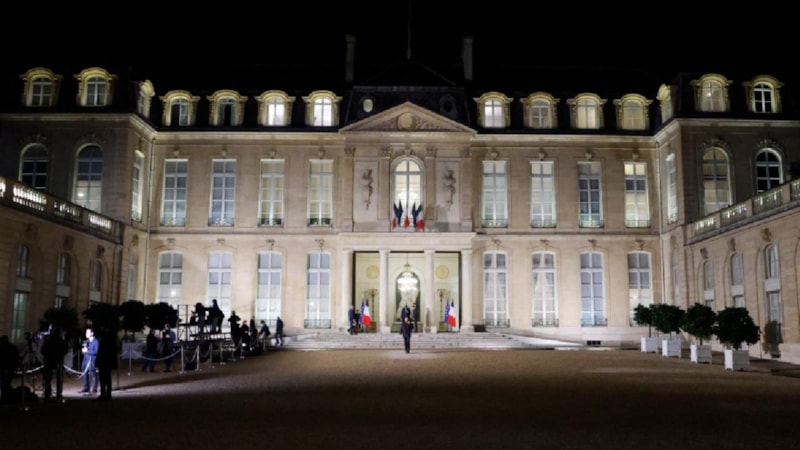 Paris'te bu kez Elysee Sarayı soyuldu: Gümüşçübaşı binlerce euroluk takımlarla yakalandı