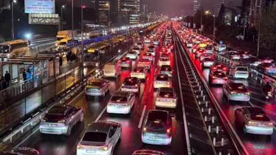 İstanbul’da akşam trafiği kilitlendi: Yoğunluk yüzde 90’a dayandı