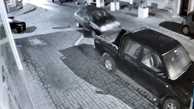 Tekirdağ'da yasal sınırın 5 katı alkollü olan sürücü park halindeki araçları biçti