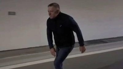 Slovakya Başbakanı Fico, ülkenin en uzun tünelinde paten kaydı