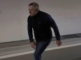 Slovakya Başbakanı Fico, ülkenin en uzun tünelinde paten kaydı
