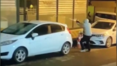 İstanbul'da 16 yaşındaki çocuk iş yeri kurşunladı