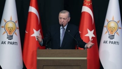 Cumhurbaşkanı Erdoğan'dan Özgür Özel'in mezarlıktaki rakılı görüntülerine sert tepki