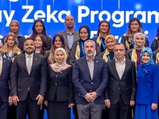 Turkcell’in 'Geleceği Yazan Kadınlar Yapay Zekâ Projesi' mezunlarını verdi