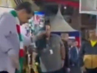 Trump'ın tehditlerine karşı Maduro'dan Noel dansı