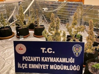 Adana'da sistem kurup uyuşturucu üretilen villaya operasyon: 2 tutuklama