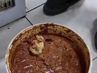 Hatay'da baharatın içinde çiğ et çıktı