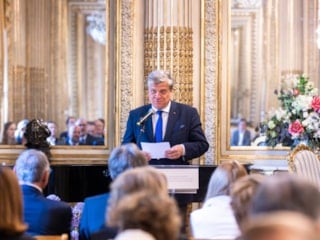 Polonya’nın Paris Büyükelçisi'ne sahte diploma soruşturması: Görevden alındı