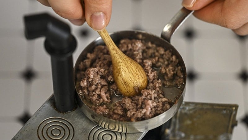 Minyatür mutfakta büyük hayaller: Türk ve dünya lezzetleri tek lokmalık sanata dönüşüyor