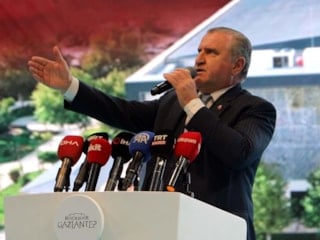 Bakan Bak: Dijital bağımlılıkla mücadelenin en etkili yolu spordur