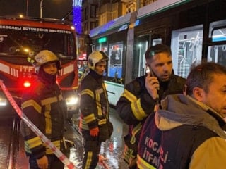 Kocaeli'de 71 yaşındaki kadın tramvayın altında kaldı