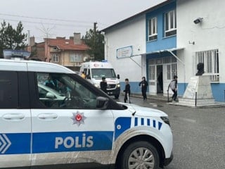 Kütahya'da ücretsiz dağıtılan çikolataları yiyen 20 çocuk hastanelik oldu